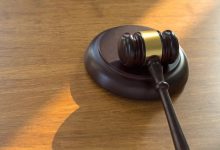 券商分公司老总私下代客交易3.29亿,亏损超271万,被警告并处15万罚款-程序员中文网